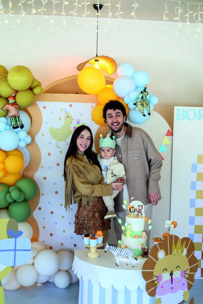 Doğum günü aile portresi